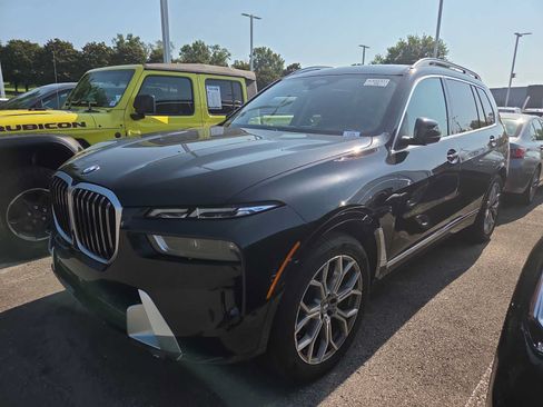 Used 2025 BMW X7 xDrive40i AWD/4WD image 8