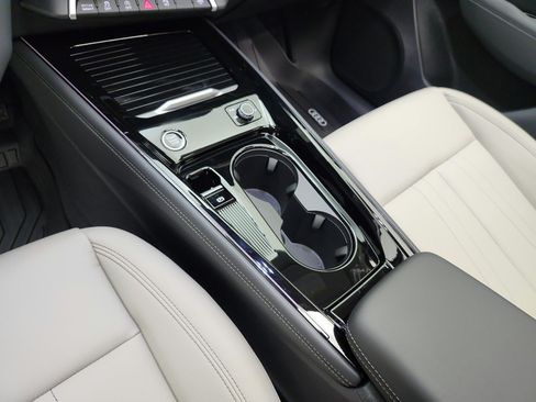 New 2026 Audi Q3 quattro 2.0T AWD/4WD image 10