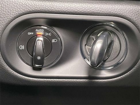 New 2026 Porsche Macan image 36