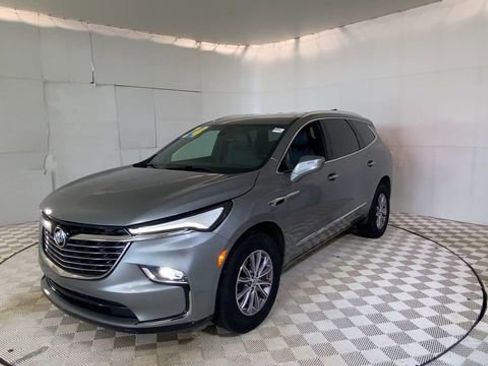 Used 2024 Buick Enclave Essence w/ LPO, Floor Liner Package AWD/4WD image 4