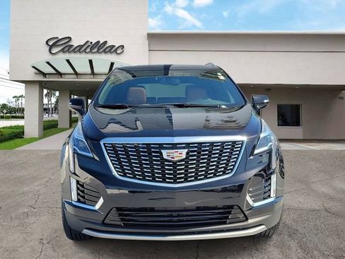 Certified 2022 Cadillac XT5 Premium Luxury FWD image 2