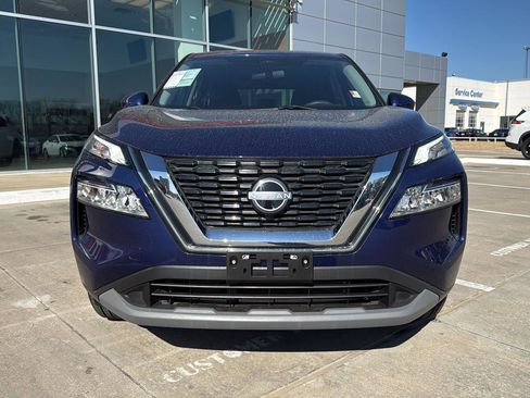 Used 2023 Nissan Rogue SV image 43