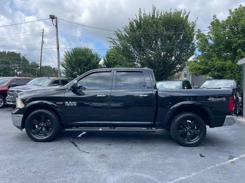 Used 2018 RAM 1500 SLT AWD/4WD image 9