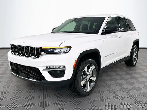 New 2025 Jeep Grand Cherokee Limited w/ Luxury Tech Group II AWD/4WD image 23