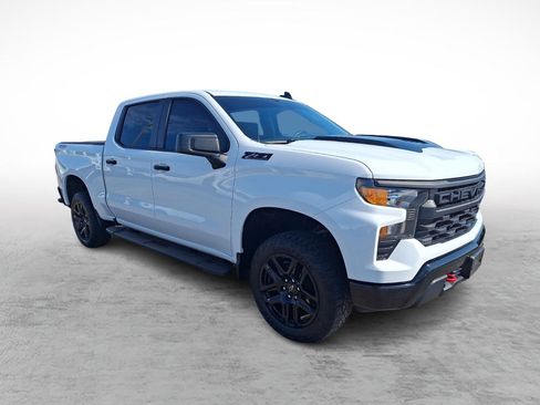 Used 2023 Chevrolet Silverado 1500 Custom Trail Boss w/ LPO, Dark Essentials Package image 7