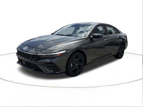 New 2026 Hyundai Elantra SEL Sport FWD image 7