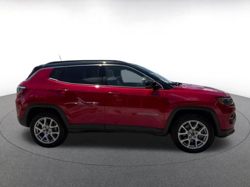 Used 2025 Jeep Compass Limited AWD/4WD image 16
