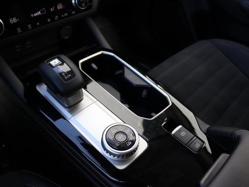 Used 2025 Mitsubishi Outlander SE image 17