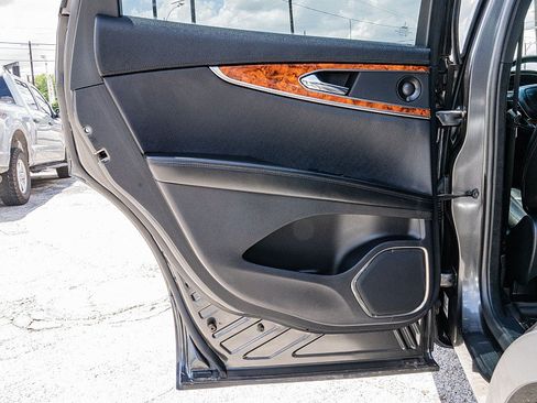 Used 2020 Lincoln Nautilus Reserve FWD image 11