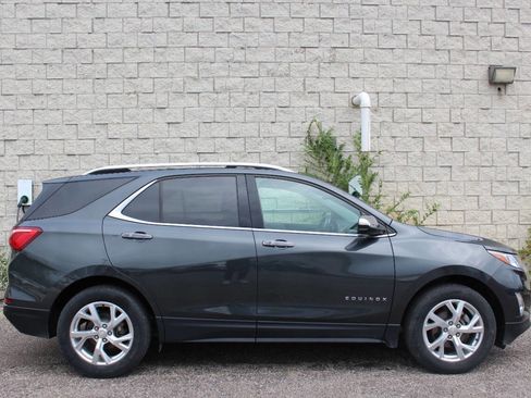 Used 2018 Chevrolet Equinox Premier image 6