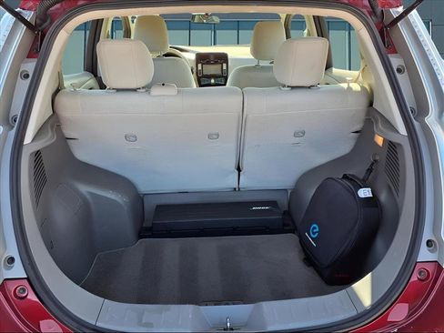 Used 2014 Nissan Leaf SV w/ LED & Quick Charge Package image 10