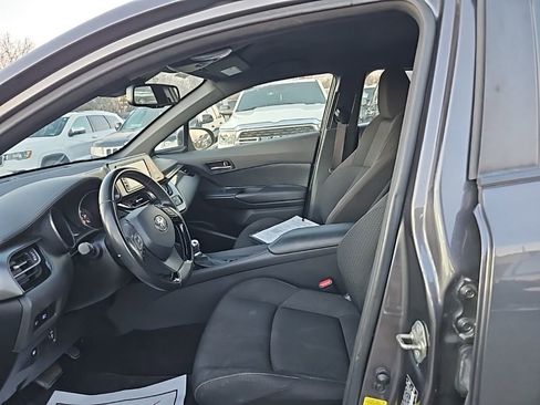 Used 2018 Toyota C-HR XLE image 15