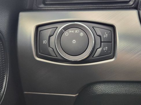 Used 2018 Ford Mustang Premium RWD image 20