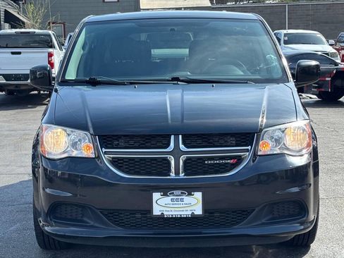 Used 2013 Dodge Grand Caravan SXT image 3