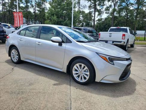 Certified 2026 Toyota Corolla LE w/ LE Premium Package FWD image 9