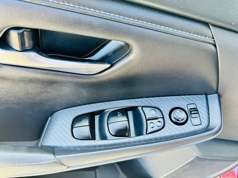 Used 2024 Nissan Sentra SV FWD image 14