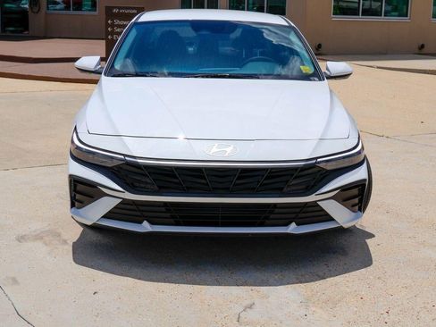 New 2026 Hyundai Elantra SE FWD image 27