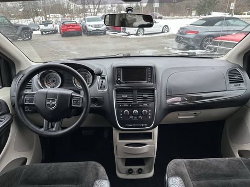 Used 2017 Dodge Grand Caravan SE w/ Power Window Group FWD image 28