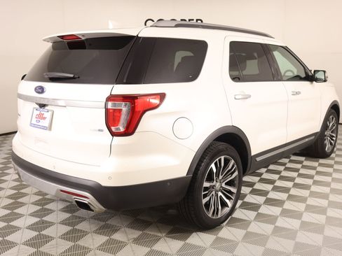 Used 2017 Ford Explorer Platinum image 24