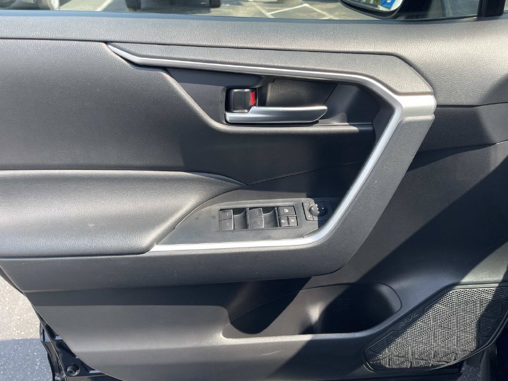 Used 2025 Toyota RAV4 XLE FWD image 26