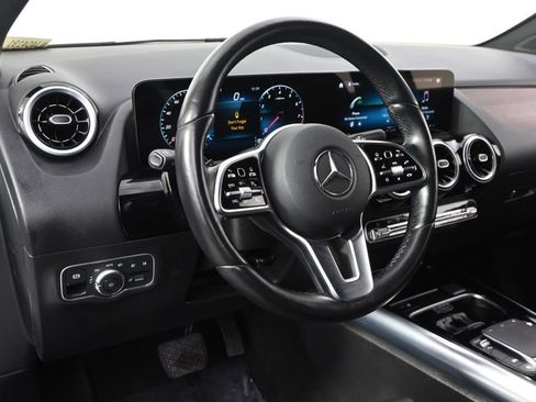 Used 2022 Mercedes-Benz GLA 250 4MATIC image 11