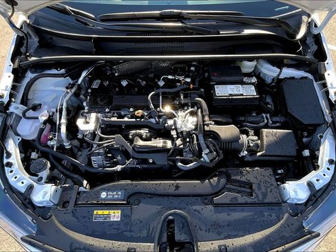 Certified 2025 Toyota Corolla SE image 29