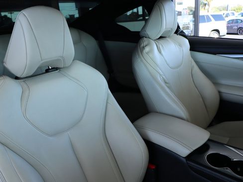 Used 2017 INFINITI Q60 3.0t w/ Premium Plus Package 3.0T image 38