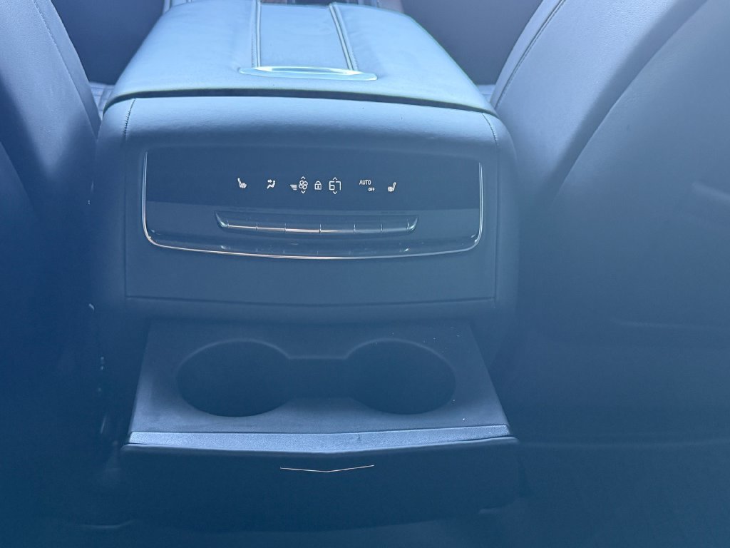 Used 2023 Cadillac Escalade ESV Sport Platinum w/ Heavy-Duty Trailer Package AWD/4WD image 30