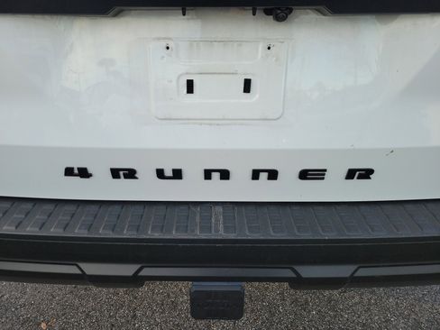 Used 2025 Toyota 4Runner SR5 image 19