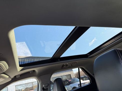 Used 2023 Ford Explorer XLT w/ Equipment Group 202A image 9