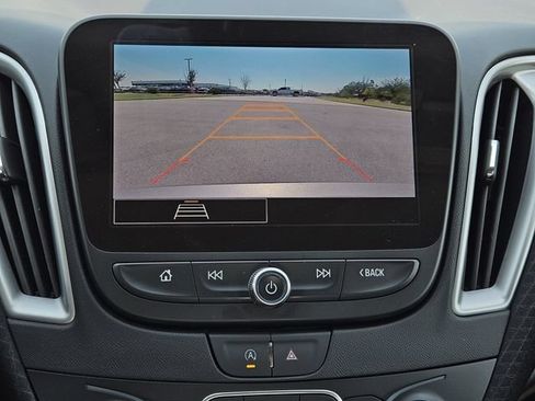Used 2025 Chevrolet Malibu LT FWD image 18