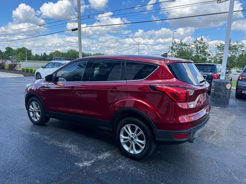 Used 2019 Ford Escape SE FWD image 3