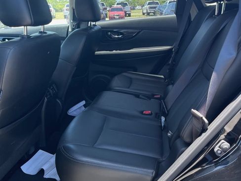 Used 2018 Nissan Rogue SL w/ Premium Package FWD image 19