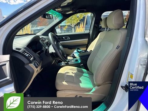 Used 2017 Ford Explorer XLT w/ Equipment Group 201A AWD/4WD image 11