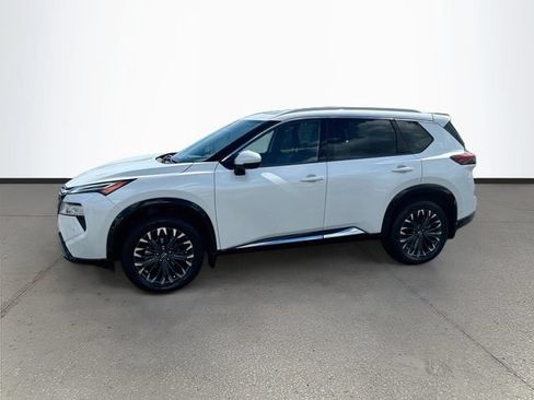 Certified 2024 Nissan Rogue Platinum w/ Platinum Premium Package FWD image 4