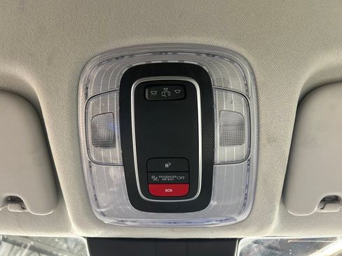 Used 2025 Hyundai Kona SEL AWD/4WD image 24