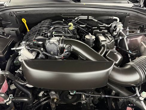 Used 2025 Dodge Durango GT image 36