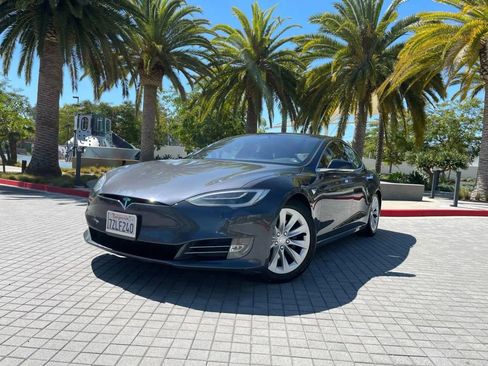 Used 2020 Tesla Model S Long Range AWD/4WD image 2