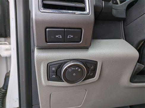 Used 2015 Ford F150 XLT w/ Trailer Tow Package image 13