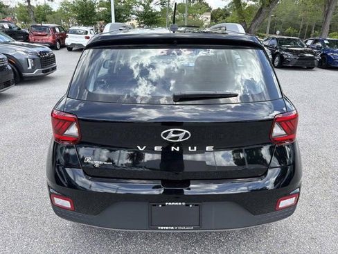 Used 2025 Hyundai Venue SEL FWD image 3