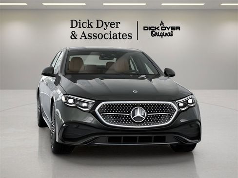 Used 2025 Mercedes-Benz E 350 Sedan image 34