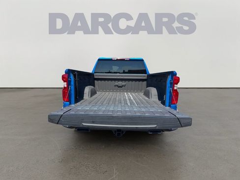 Used 2024 Chevrolet Silverado 1500 Custom Trail Boss w/ Dark Appearance Package AWD/4WD image 11