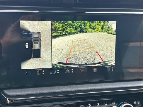 Used 2025 GMC Sierra 1500 AT4 w/ Technology Package AWD/4WD image 33