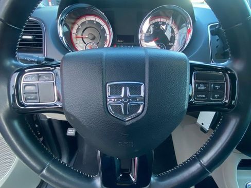 Used 2019 Dodge Grand Caravan SXT image 14