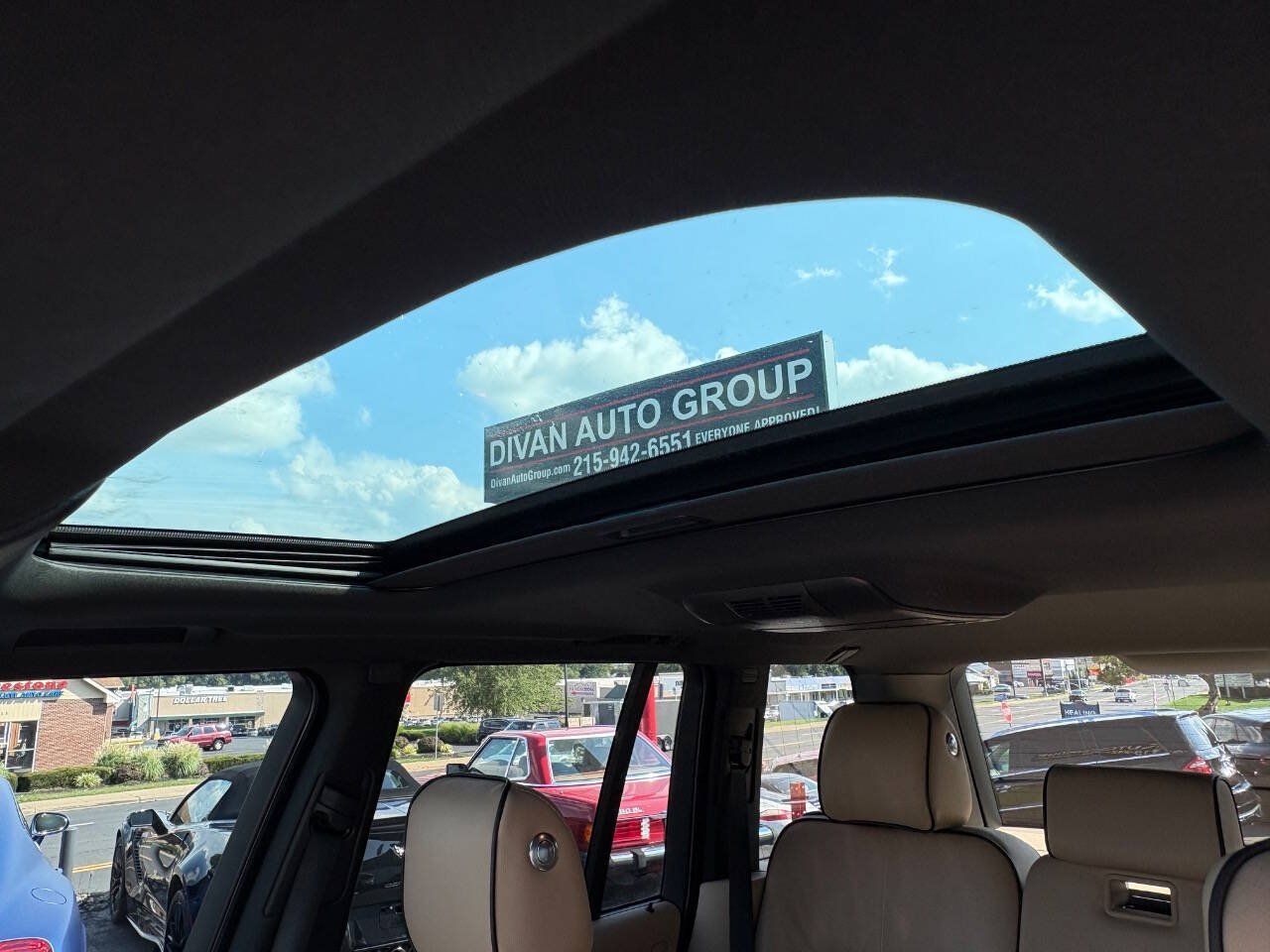 Used 2012 Land Rover Range Rover HSE AWD/4WD image 25