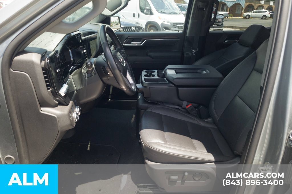 Used 2025 GMC Sierra 1500 SLT RWD image 6