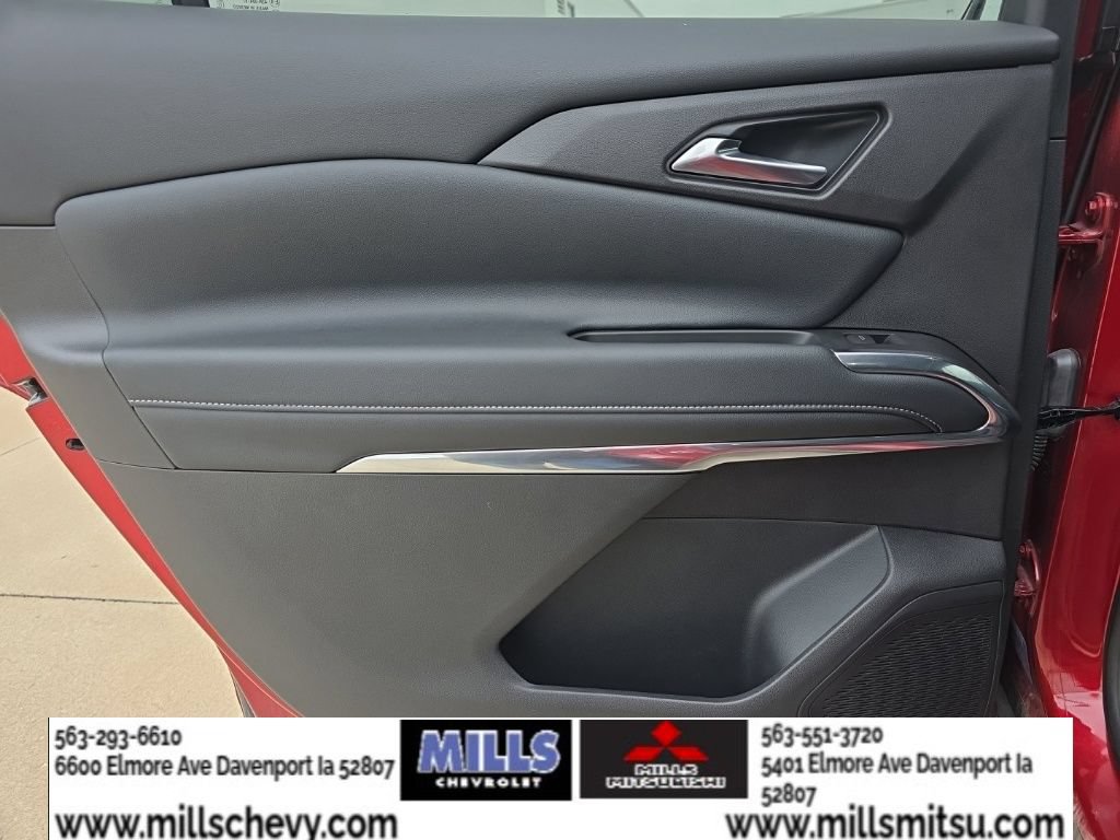 Used 2025 Chevrolet Traverse LT AWD/4WD image 16