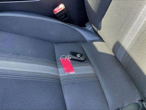 Used 2022 Honda Civic Sport image 14