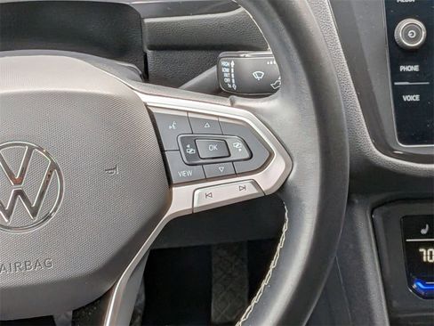 Used 2024 Volkswagen Tiguan SE image 24