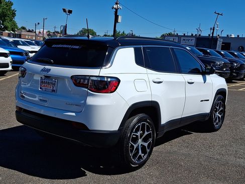Used 2024 Jeep Compass Limited AWD/4WD image 6